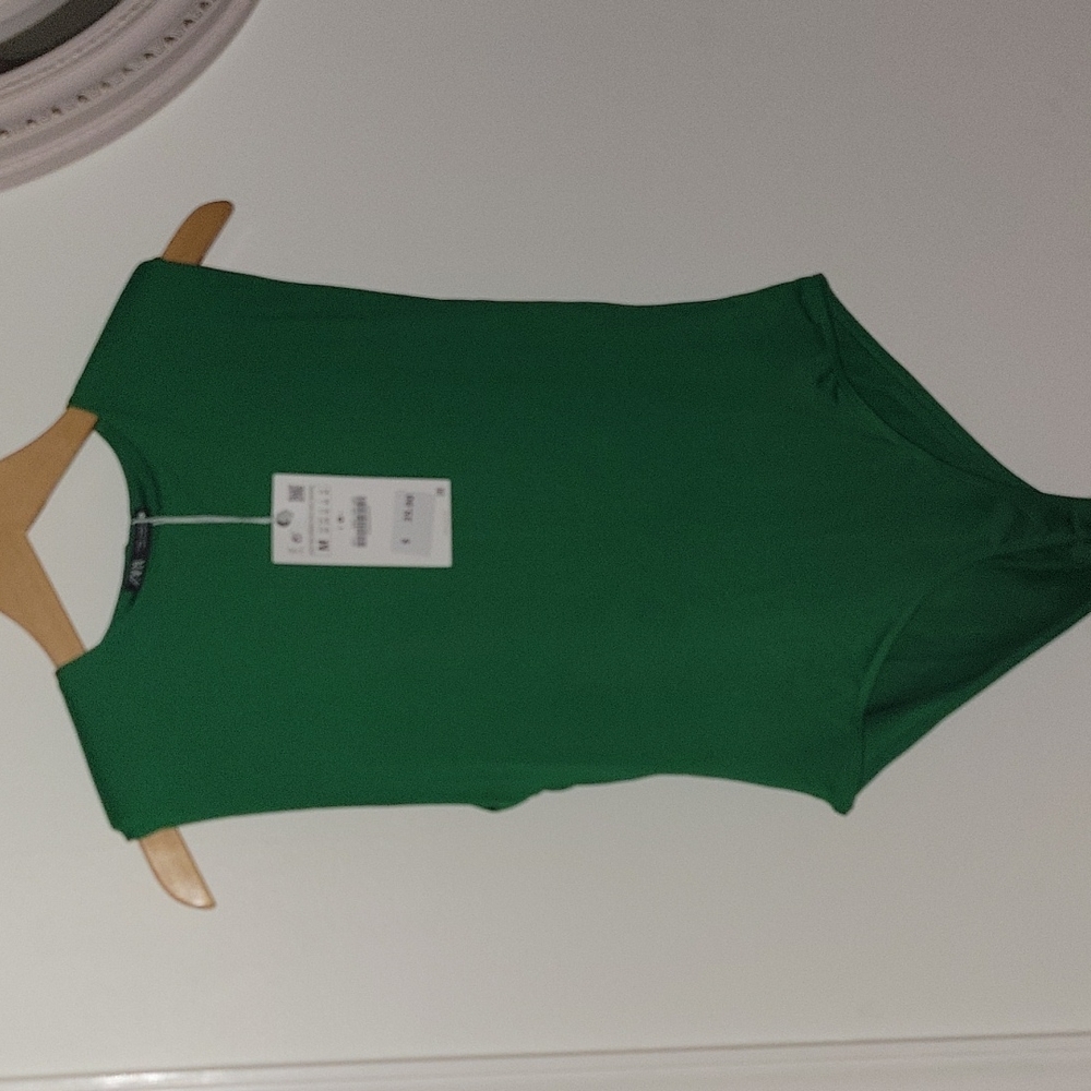 COPY - Zara sleevless bodysuit. Green. Size Medium.